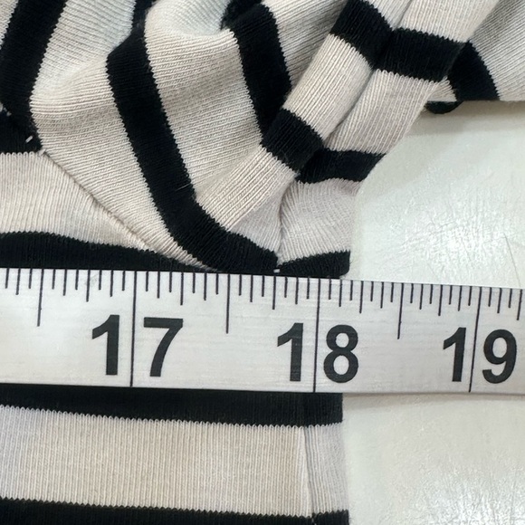 Old Navy Black and White Striped Top - Picture 7 of 9